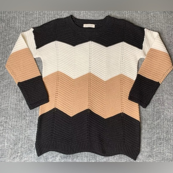 3/$20 Full Circle Trends Stylish Chevron Knit Sweater - Black, White, & Tan XL - Picture 6 of 11